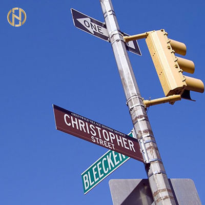 خرید 3M - 20M Road Sign Pole , Metal Street Sign Post Custom Diameter online manufacture
