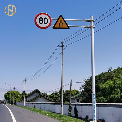خرید 6M - 7.5M Traffic Light Pole Installing Camera  Yellow Green Red Light Pole online manufacture